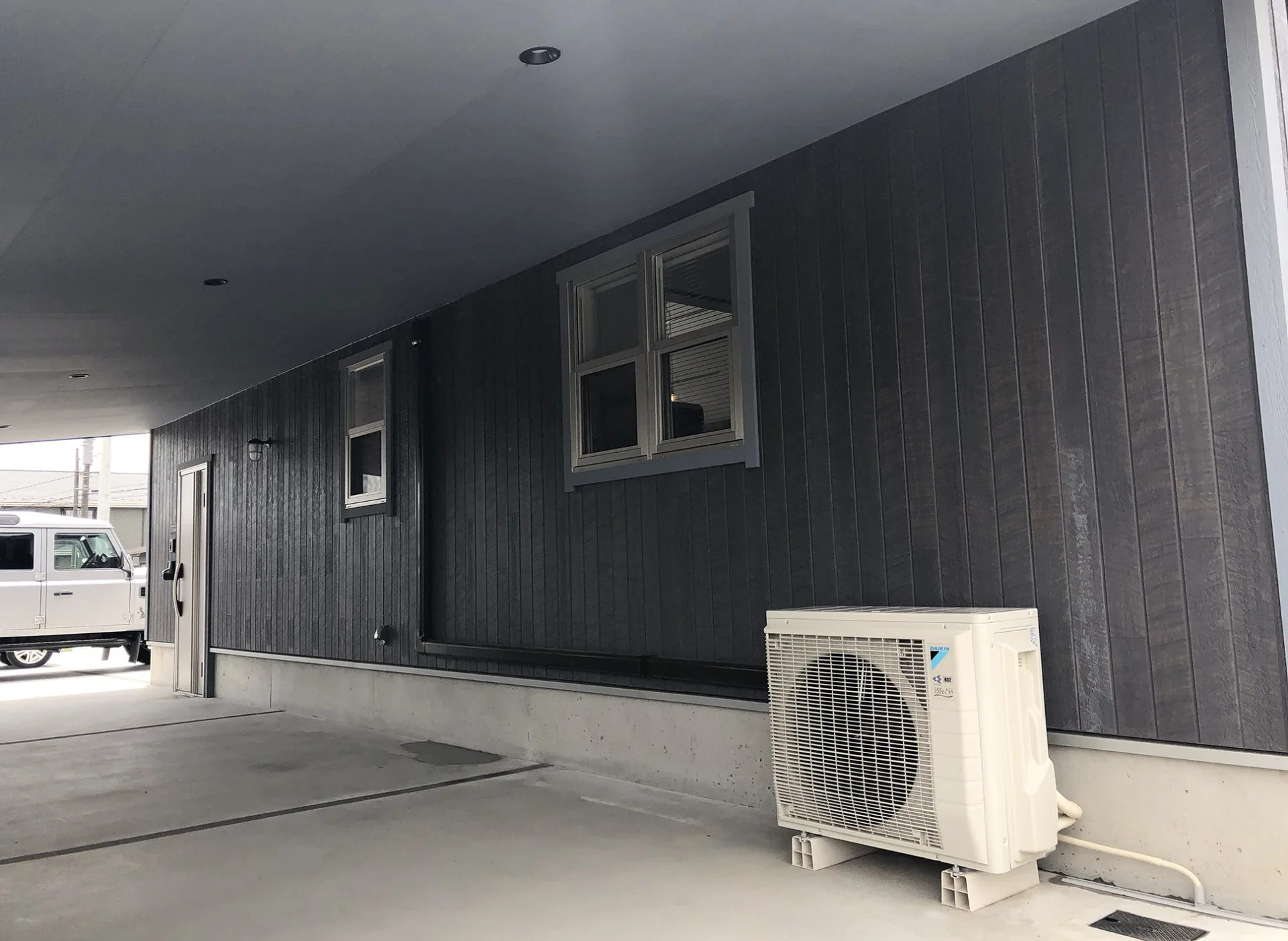 差掛け屋根の下