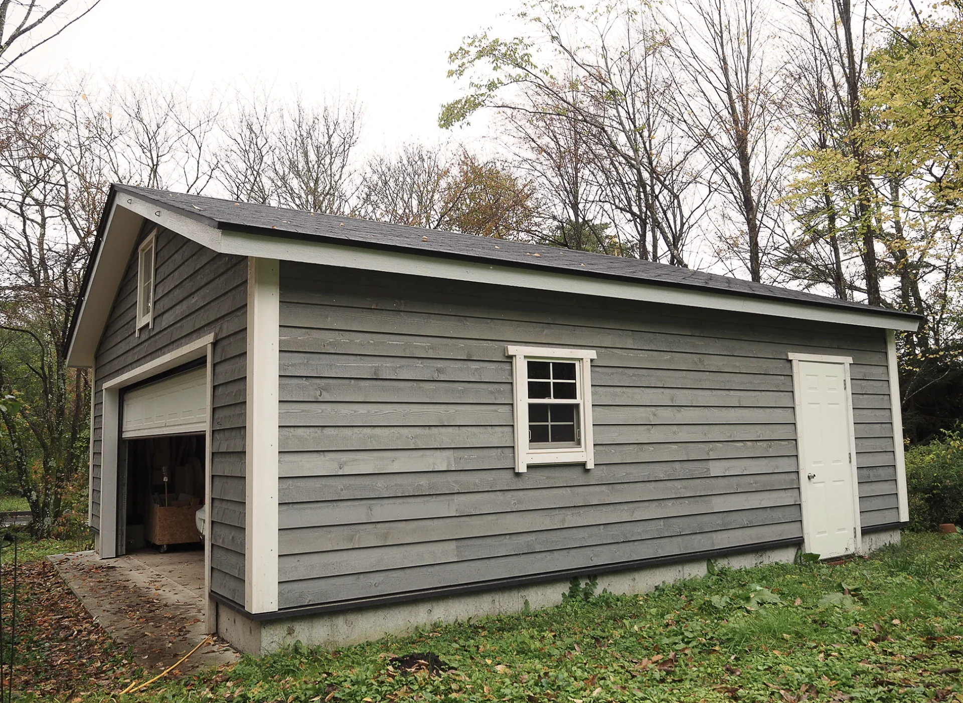 ガレージ右サイド