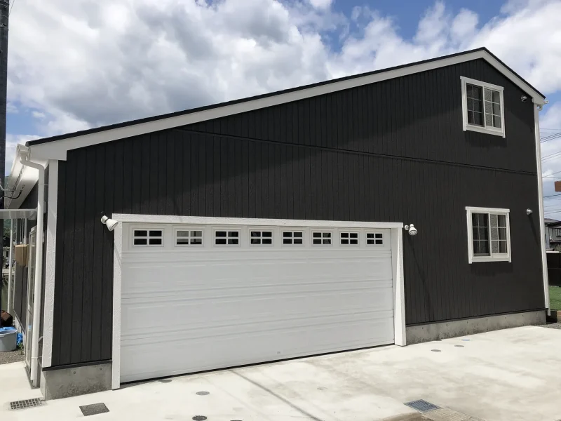 施工例 ２つの洋室を備え、多目的な用途を想定したガレージ